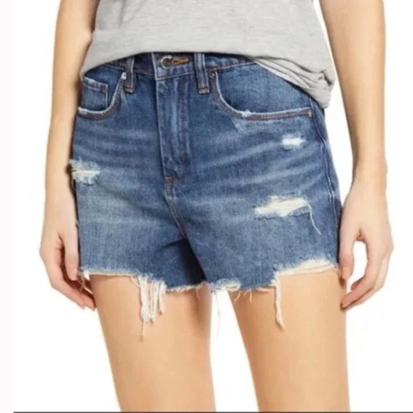 NWT Blank NYC The Barrow Vintage High Rise Distressed Jean Short Size 27 - Picture 3 of 10